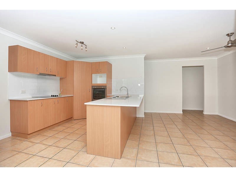 17 Wategoes Street, Sandstone Point QLD 4511
