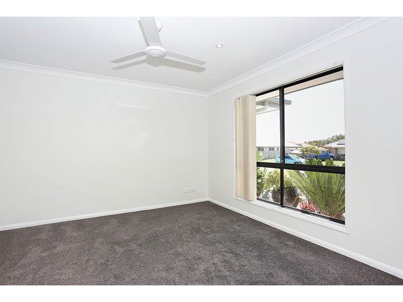 17 Wategoes Street, Sandstone Point QLD 4511