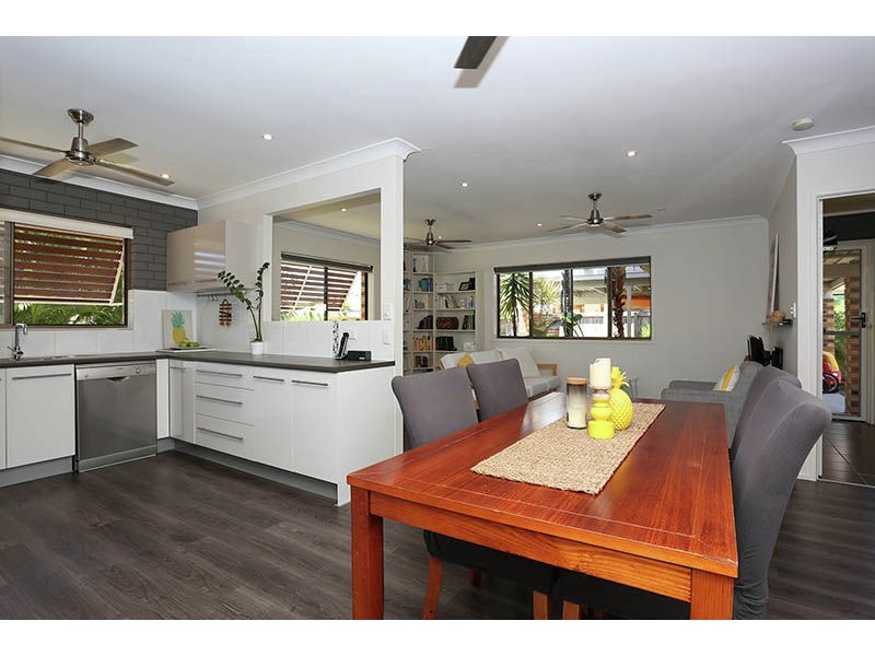 32 Hawaii Crescent, Banksia Beach QLD 4507
