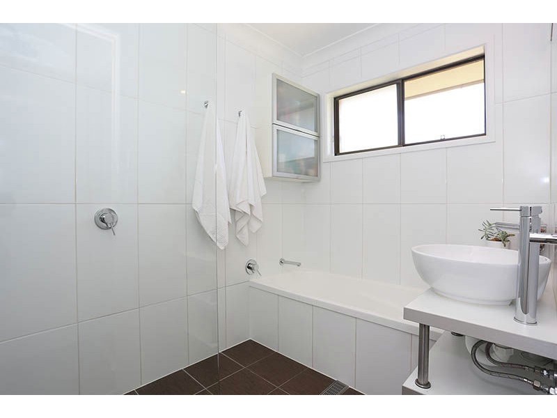 32 Hawaii Crescent, Banksia Beach QLD 4507
