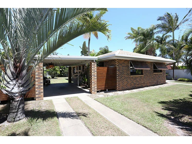 32 Hawaii Crescent, Banksia Beach QLD 4507
