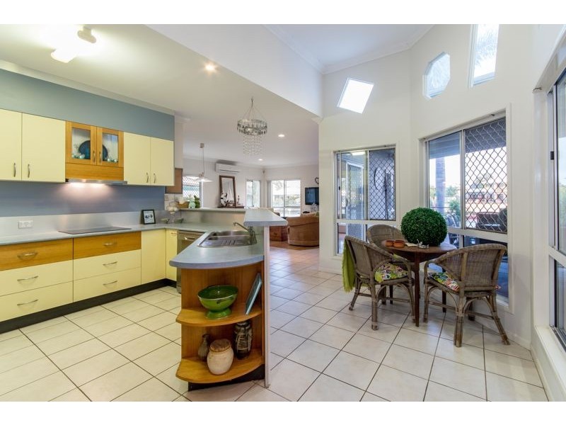 110 Kangaroo Avenue, Bongaree QLD 4507