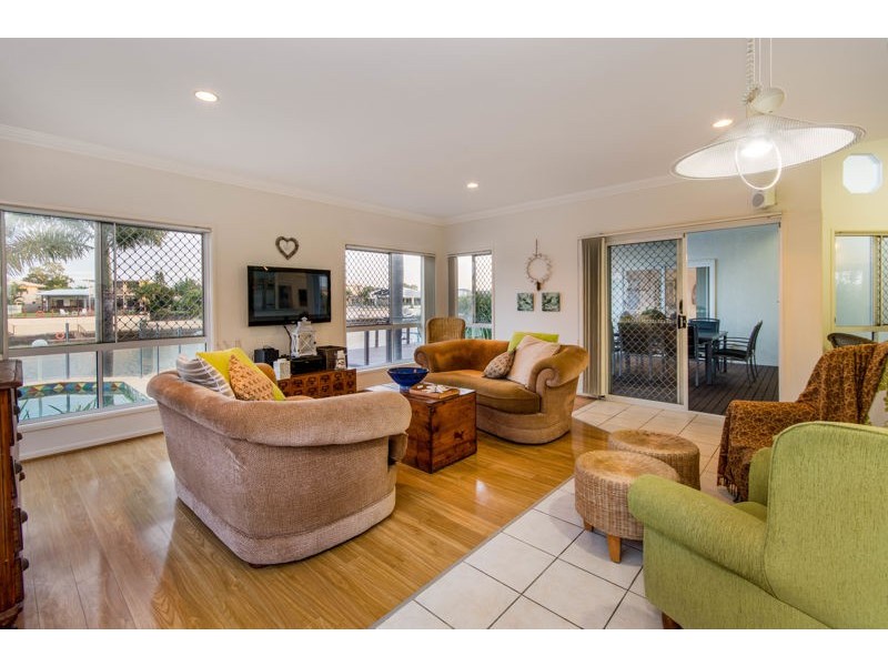 110 Kangaroo Avenue, Bongaree QLD 4507