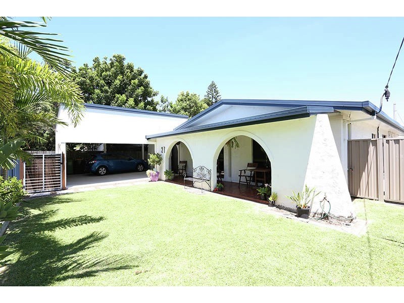 27 Charlotte Avenue, Bongaree QLD 4507