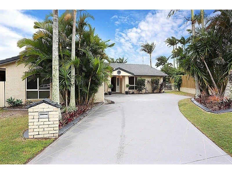 7 Trevally Place, Sandstone Point QLD 4511