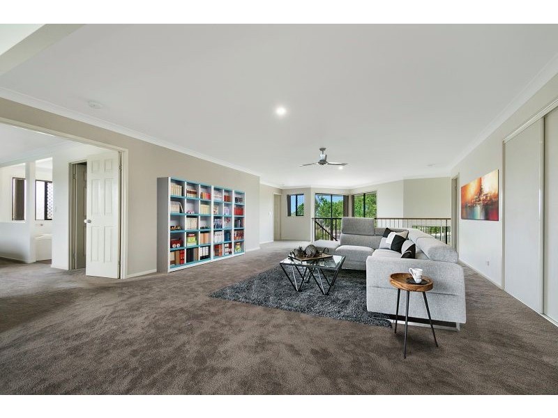 10 Cremorne Court, Sandstone Point QLD 4511