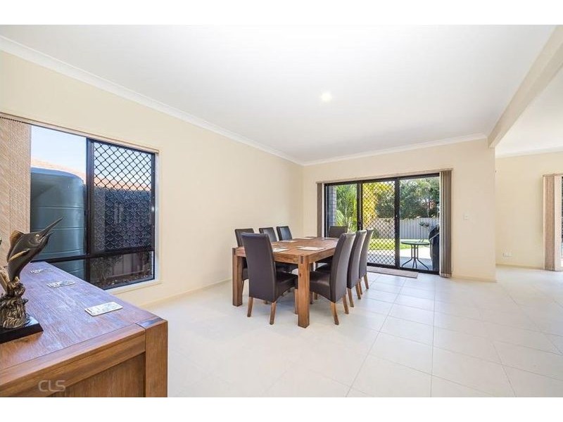 10 Cremorne Court, Sandstone Point QLD 4511
