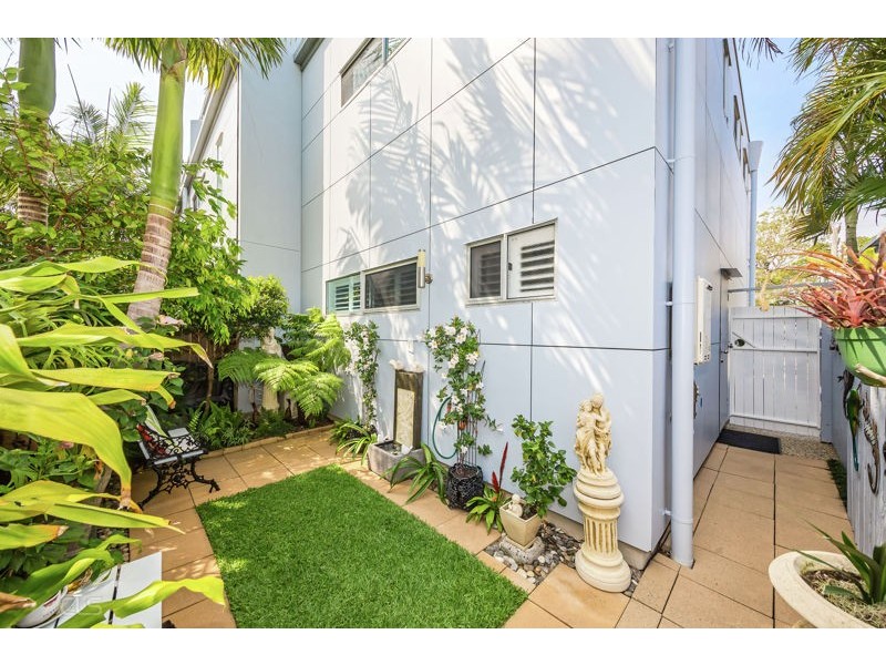 4/15-17 Sylvan Beach Esplanade, Bellara QLD 4507