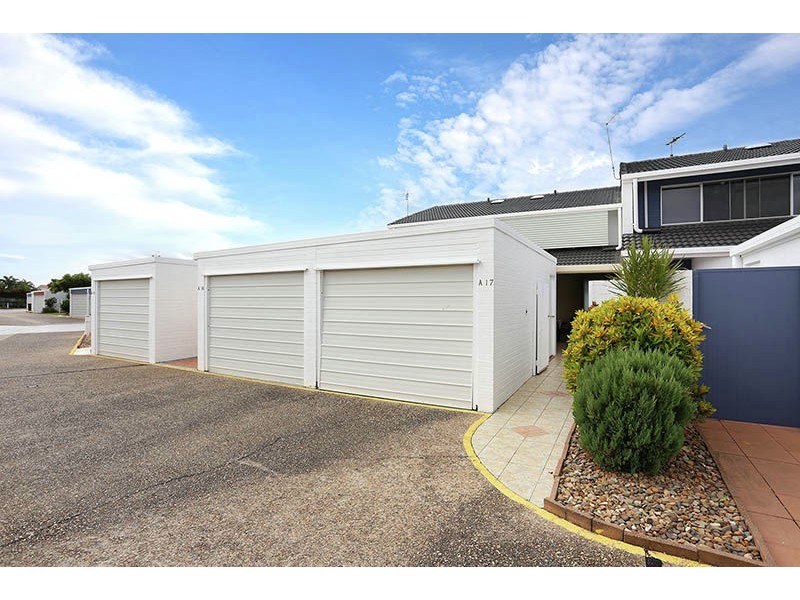 17/16 Spinnaker Drive, Sandstone Point QLD 4511