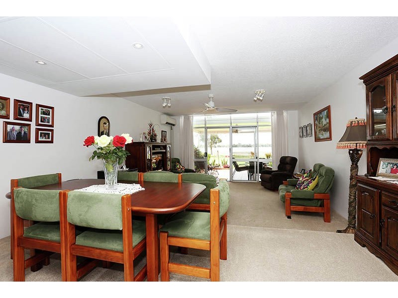 17/16 Spinnaker Drive, Sandstone Point QLD 4511