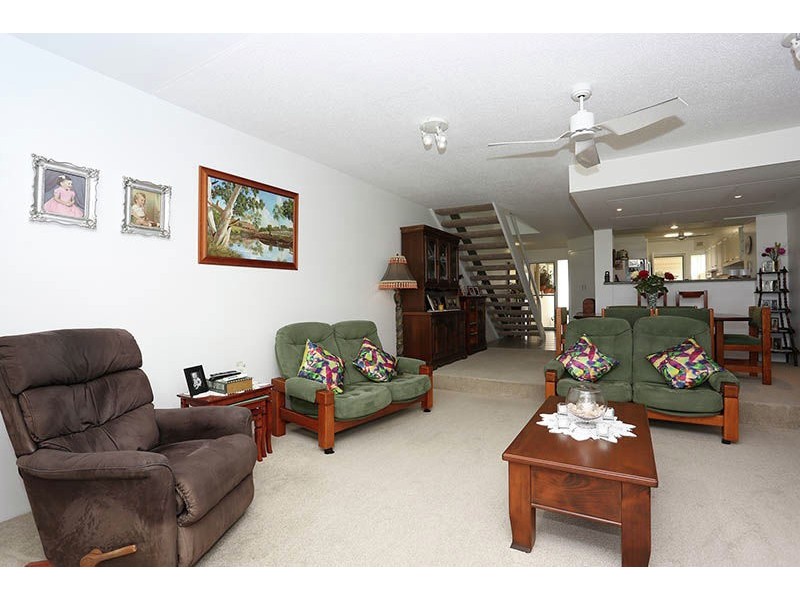 17/16 Spinnaker Drive, Sandstone Point QLD 4511