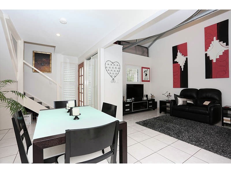 3/33 Hall Avenue, Bongaree QLD 4507