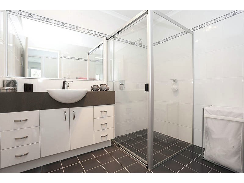 3/33 Hall Avenue, Bongaree QLD 4507