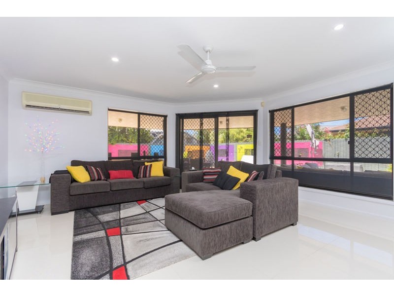 42 Voyagers Drive, Banksia Beach QLD 4507