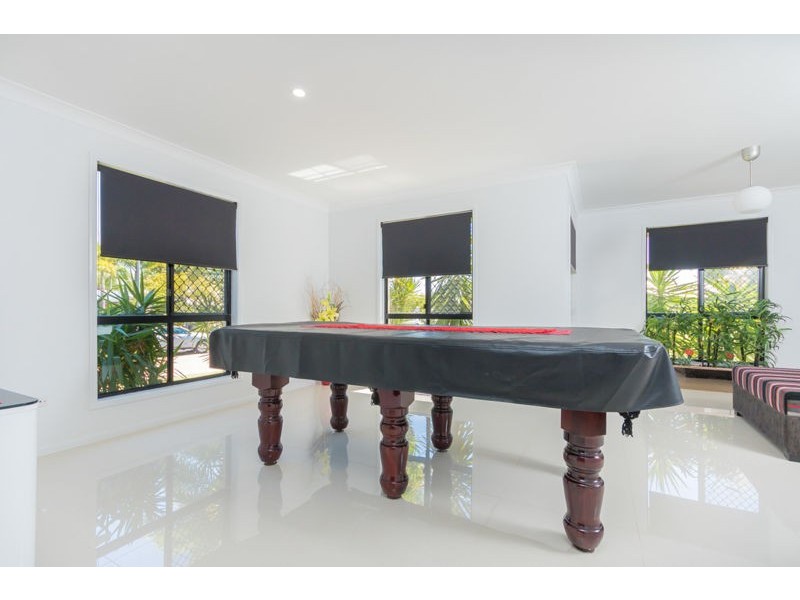 42 Voyagers Drive, Banksia Beach QLD 4507