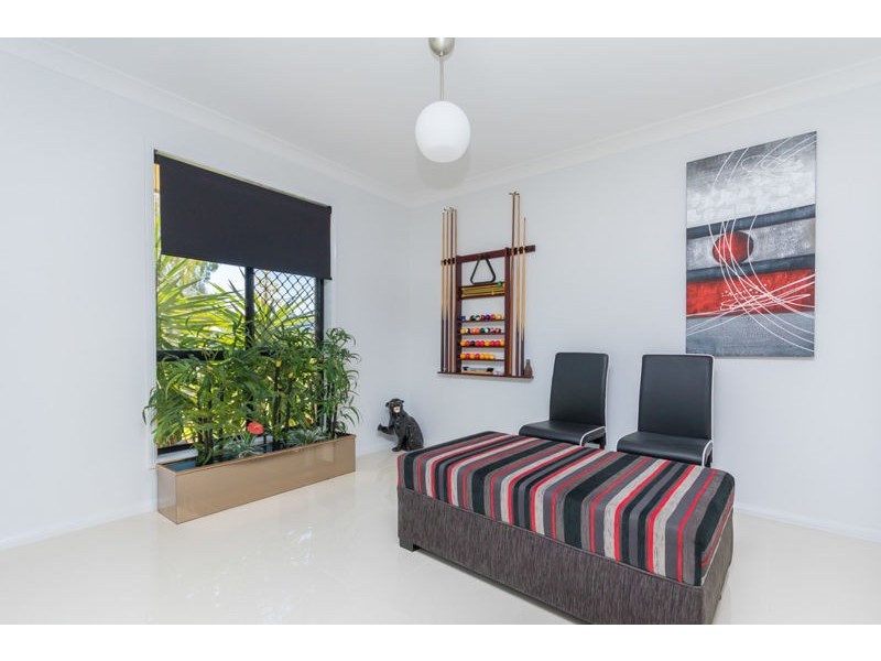 42 Voyagers Drive, Banksia Beach QLD 4507
