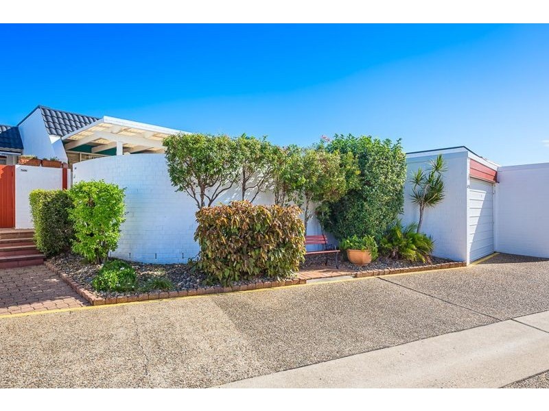 25A/16 Spinnaker Drive, Sandstone Point QLD 4511