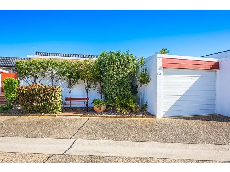 25A/16 Spinnaker Drive, Sandstone Point QLD 4511