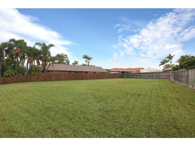 26 Lachlan Crescent, Sandstone Point QLD 4511