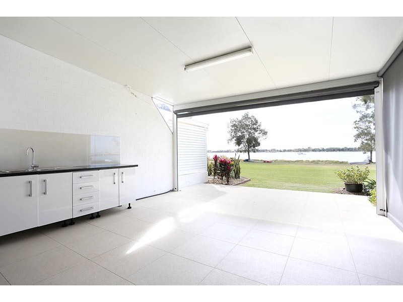 18/16 Spinnaker Drive, Sandstone Point QLD 4511