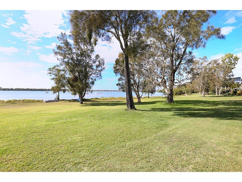 18/16 Spinnaker Drive, Sandstone Point QLD 4511