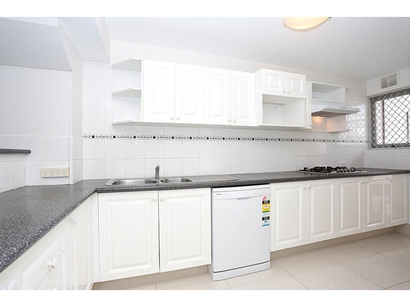 18/16 Spinnaker Drive, Sandstone Point QLD 4511