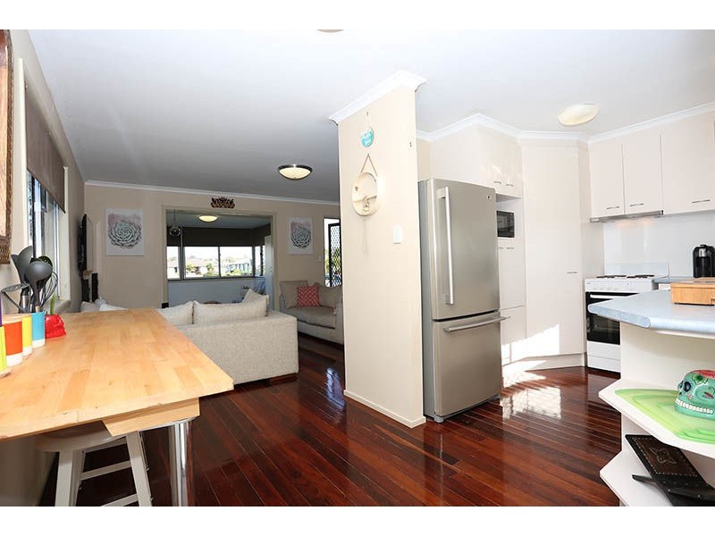 77 Kangaroo Avenue, Bongaree QLD 4507