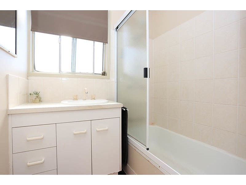 77 Kangaroo Avenue, Bongaree QLD 4507