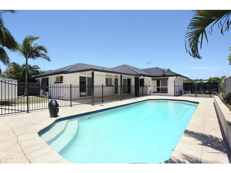 108 Avon Avenue, Banksia Beach QLD 4507