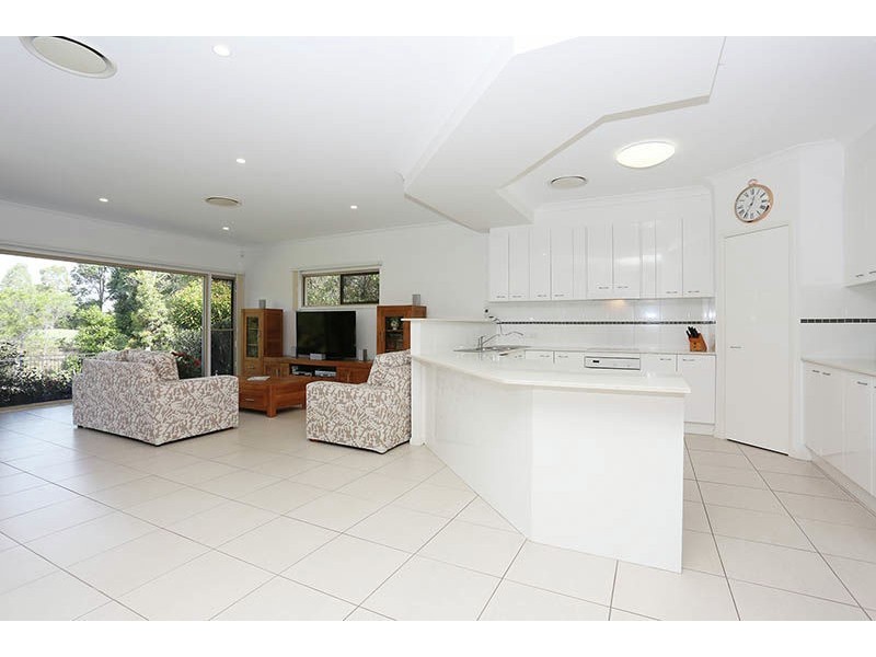 7 Vanillalily Close, Banksia Beach QLD 4507