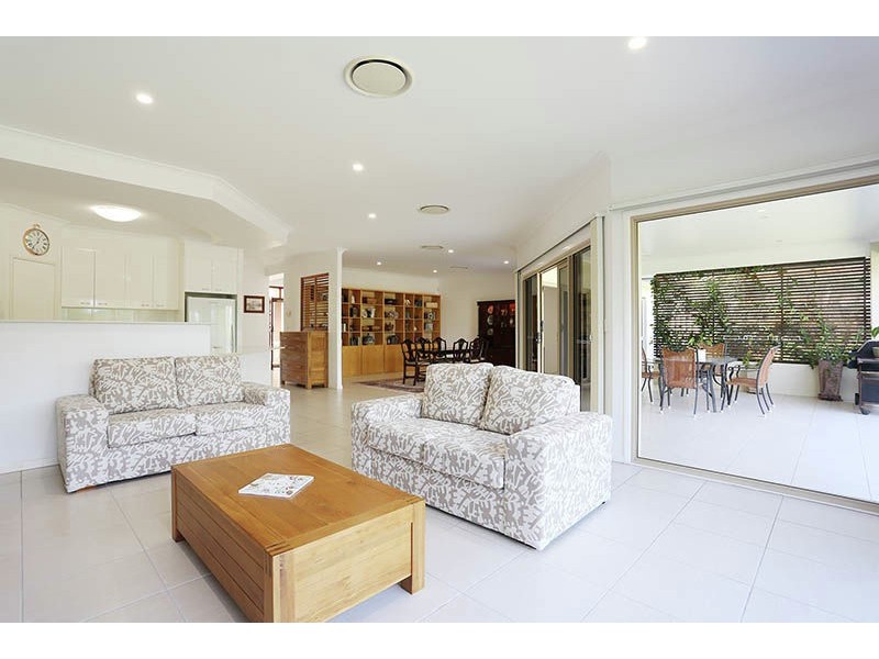 7 Vanillalily Close, Banksia Beach QLD 4507