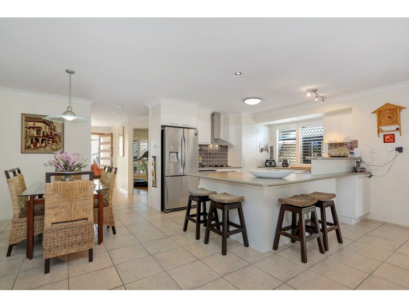 4 Amity Court, Sandstone Point QLD 4511