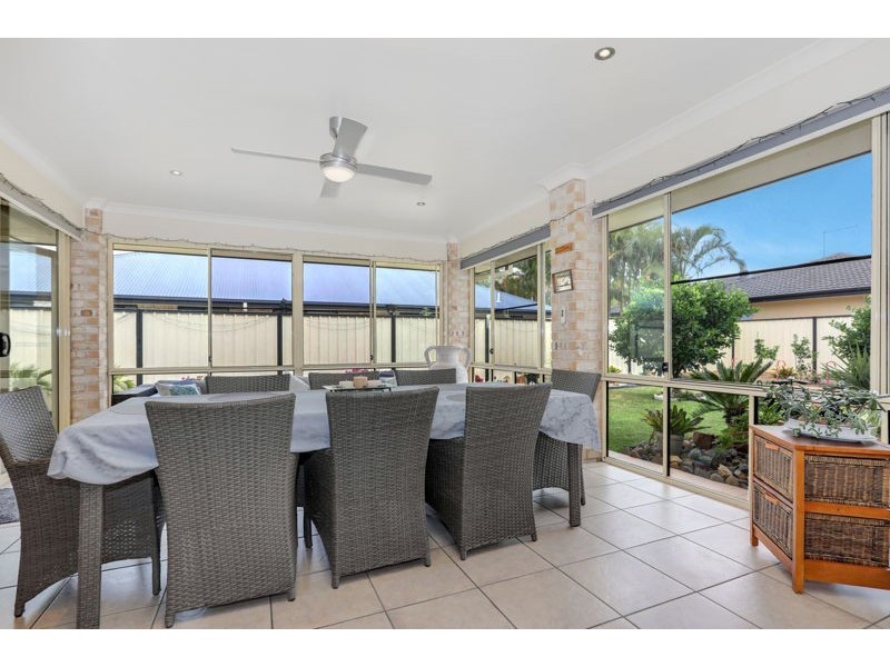 4 Amity Court, Sandstone Point QLD 4511