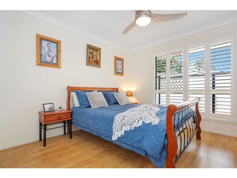 4 Amity Court, Sandstone Point QLD 4511