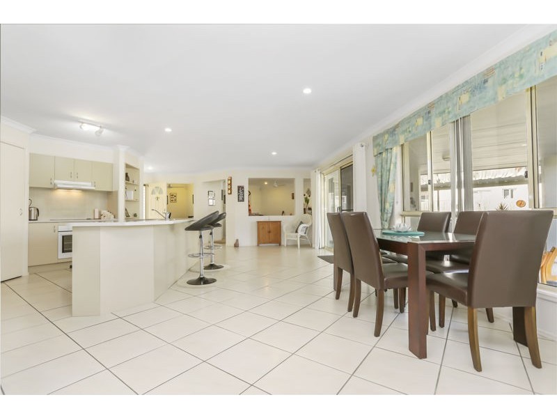 263 Bestmann Road, Sandstone Point QLD 4511