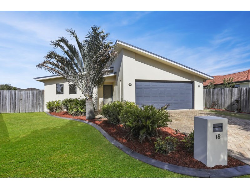 18 Bilinga Court, Sandstone Point QLD 4511