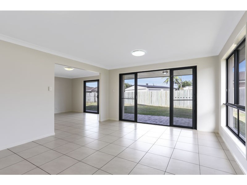 18 Bilinga Court, Sandstone Point QLD 4511