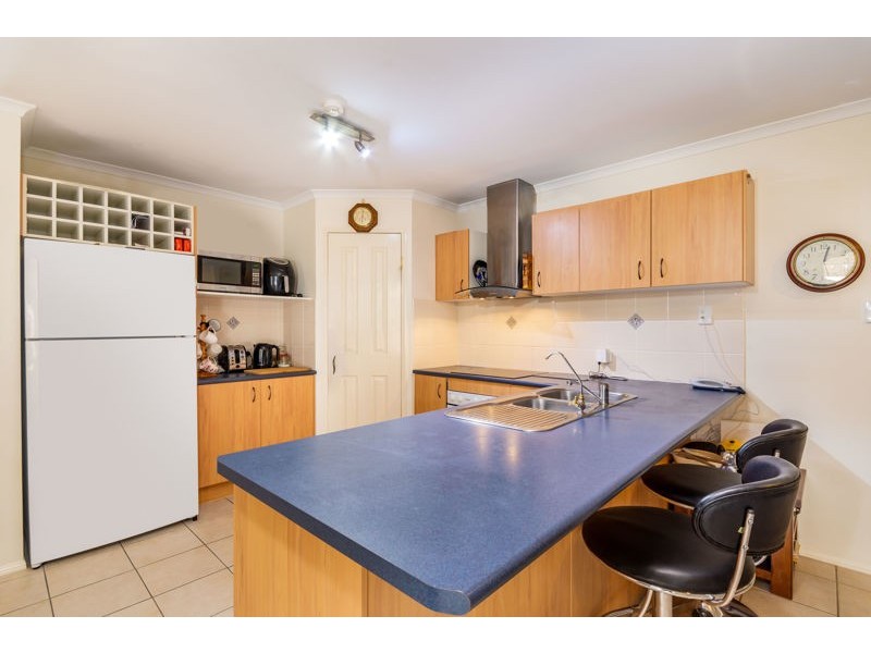 8 Clovelly Place, Sandstone Point QLD 4511