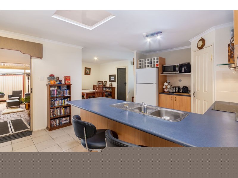8 Clovelly Place, Sandstone Point QLD 4511