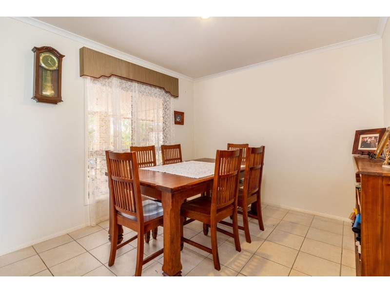 8 Clovelly Place, Sandstone Point QLD 4511