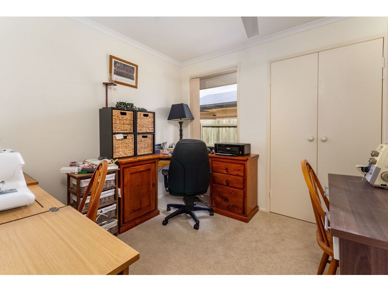 8 Clovelly Place, Sandstone Point QLD 4511