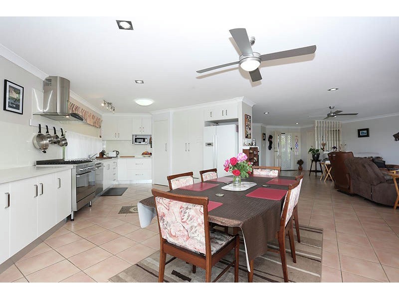 9 Oleander Dr, Bongaree QLD 4507