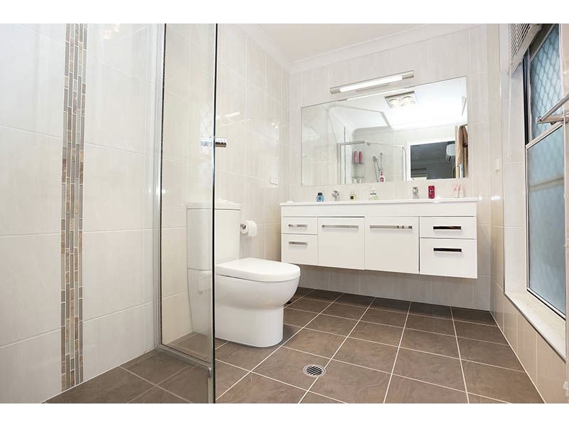 9 Oleander Dr, Bongaree QLD 4507