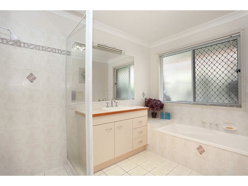 9 Oleander Dr, Bongaree QLD 4507