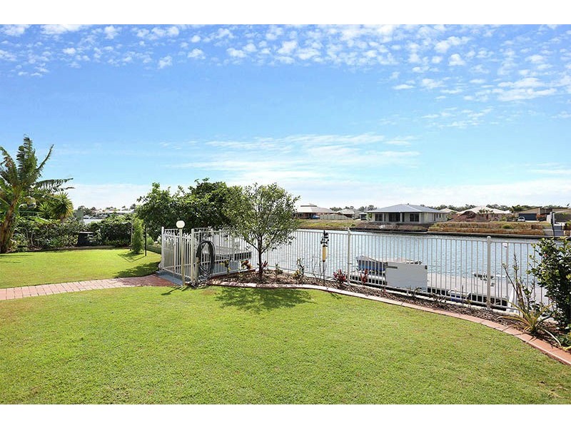9 Oleander Dr, Bongaree QLD 4507