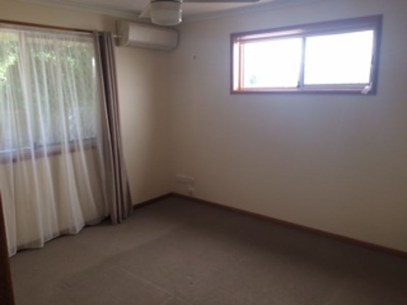 37 Lachlan Cres, Sandstone Point QLD 4511