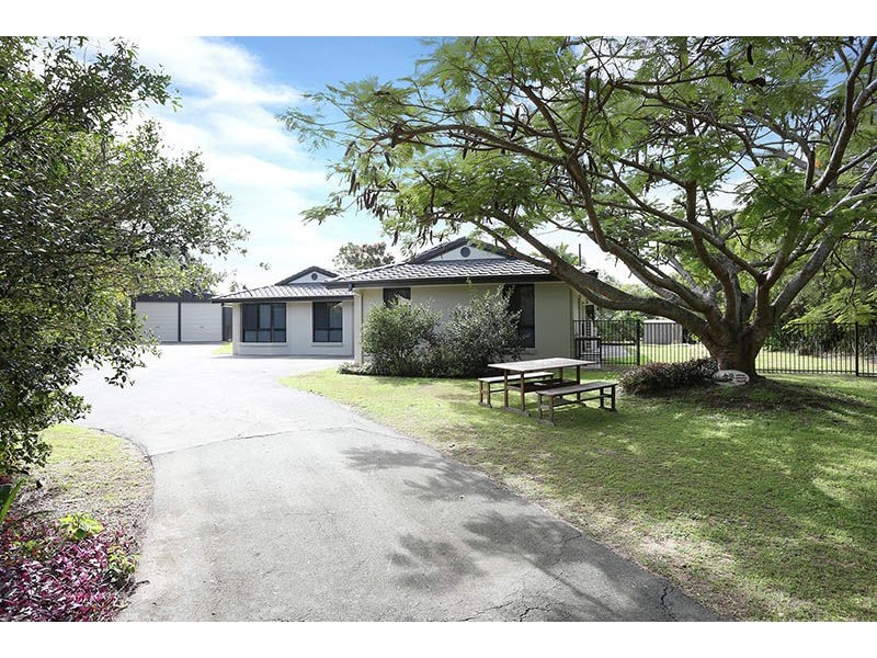 22-24 Caryota Court, Ningi QLD 4511