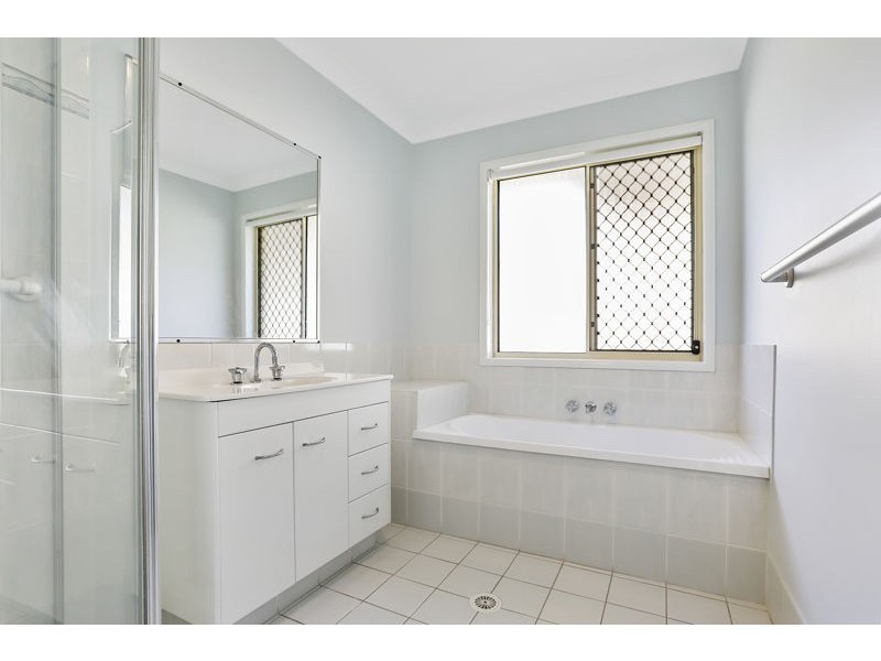 18 Tallow Court, Sandstone Point QLD 4511