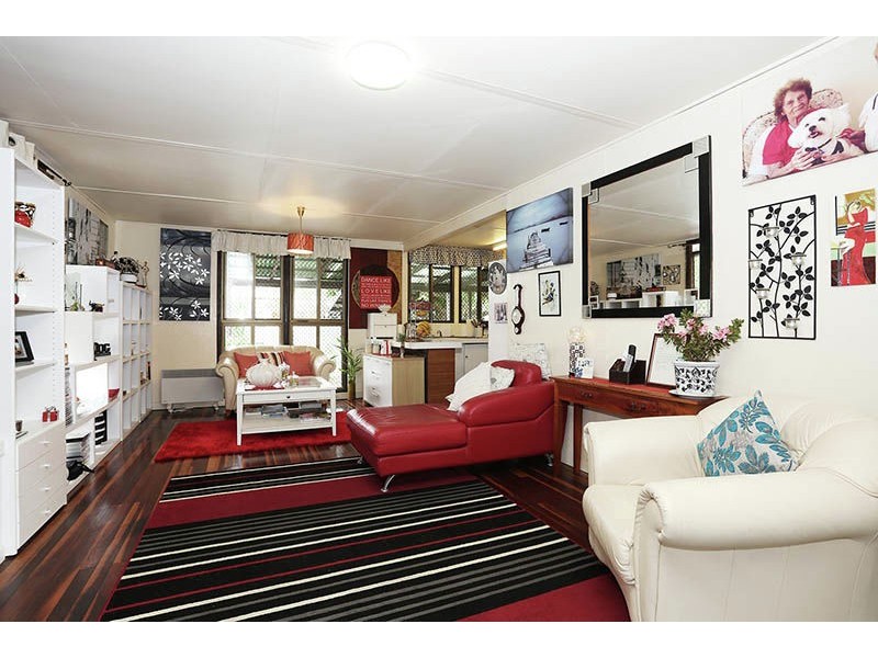 54 Kangaroo Avenue, Bongaree QLD 4507