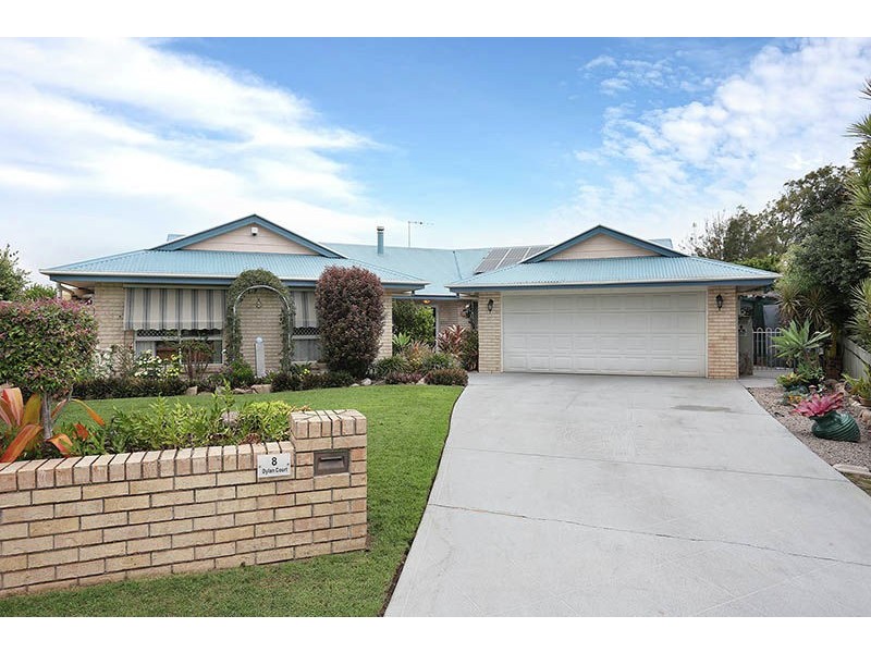 8 Dylan Court, Sandstone Point QLD 4511